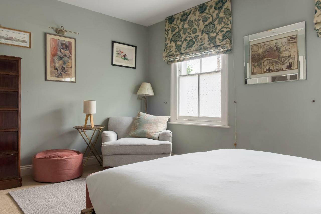 Veeve - Beautiful Interiors On A Battersea Crescent Casa vacanze *