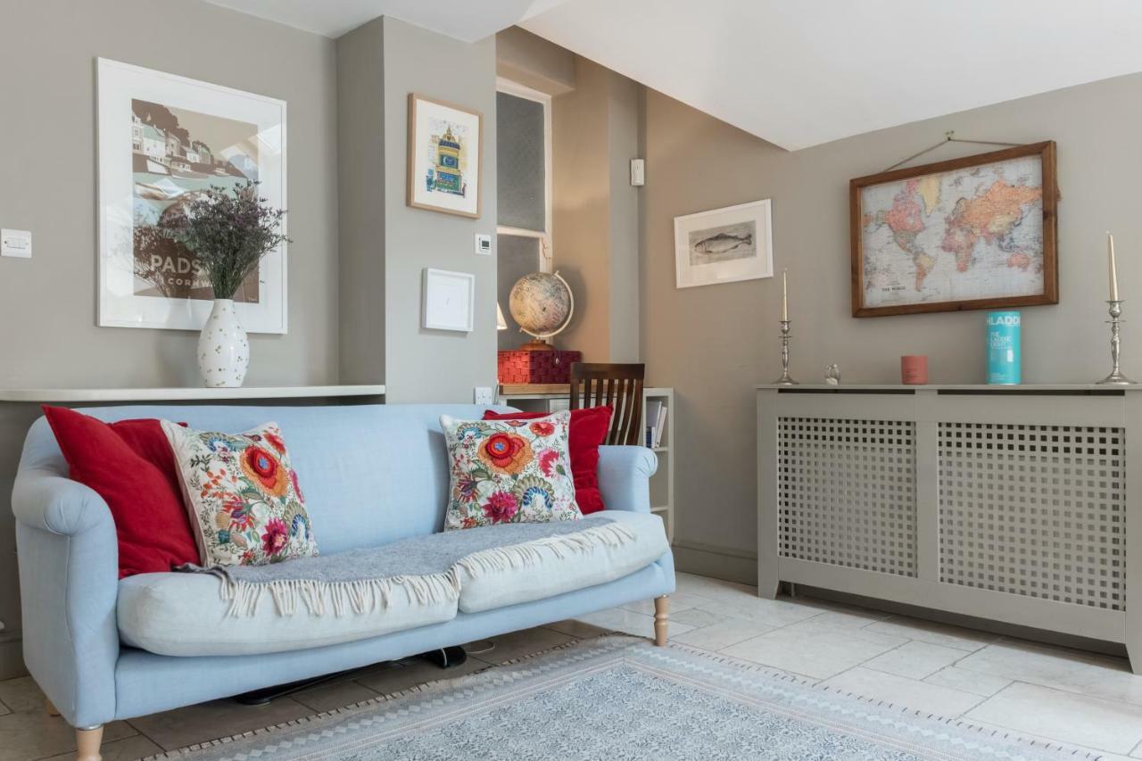 Veeve - Beautiful Interiors On A Battersea Crescent Londra