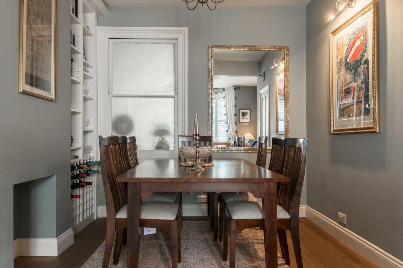 Casa vacanze Veeve - Beautiful Interiors On A Battersea Crescent Londra