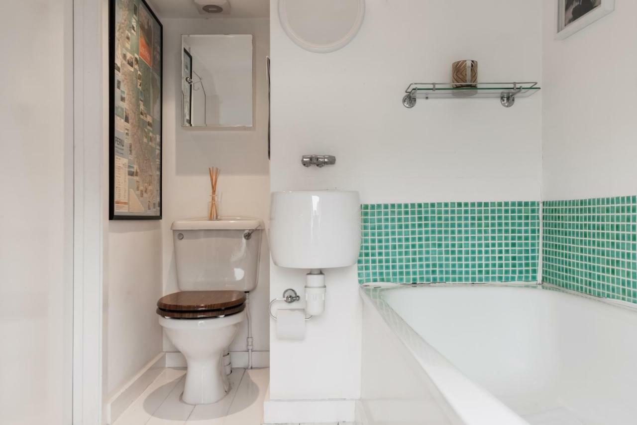 Veeve - Beautiful Interiors On A Battersea Crescent Londra