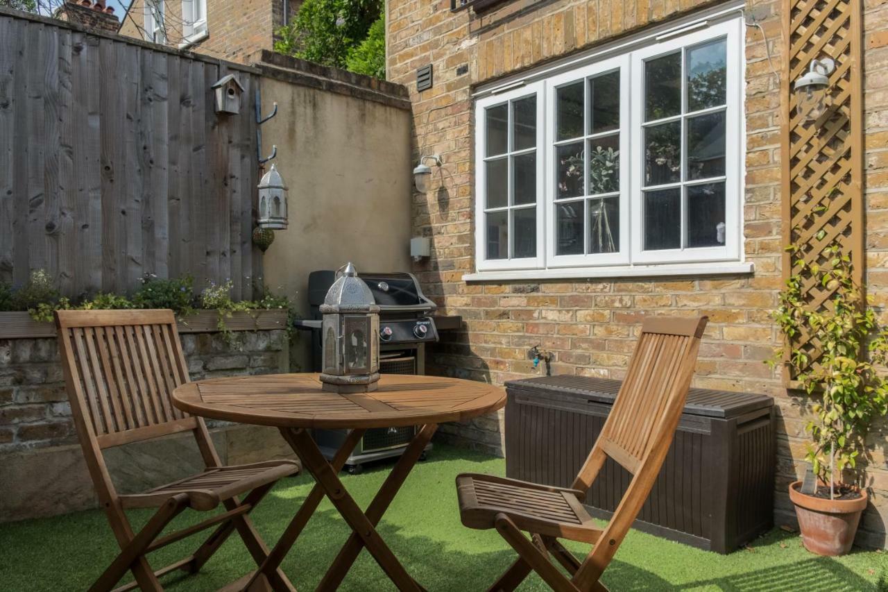Veeve - Beautiful Interiors On A Battersea Crescent Casa vacanze *