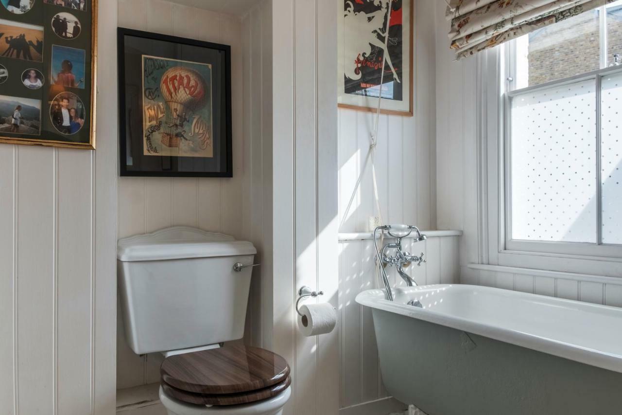 Veeve - Beautiful Interiors On A Battersea Crescent Casa vacanze Londra